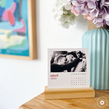 Cargar imagen en el visor de la galería, Calendario 2026 personalizado con soporte
