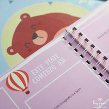 Cargar imagen en el visor de la galería, Baby Book Arcoíris
